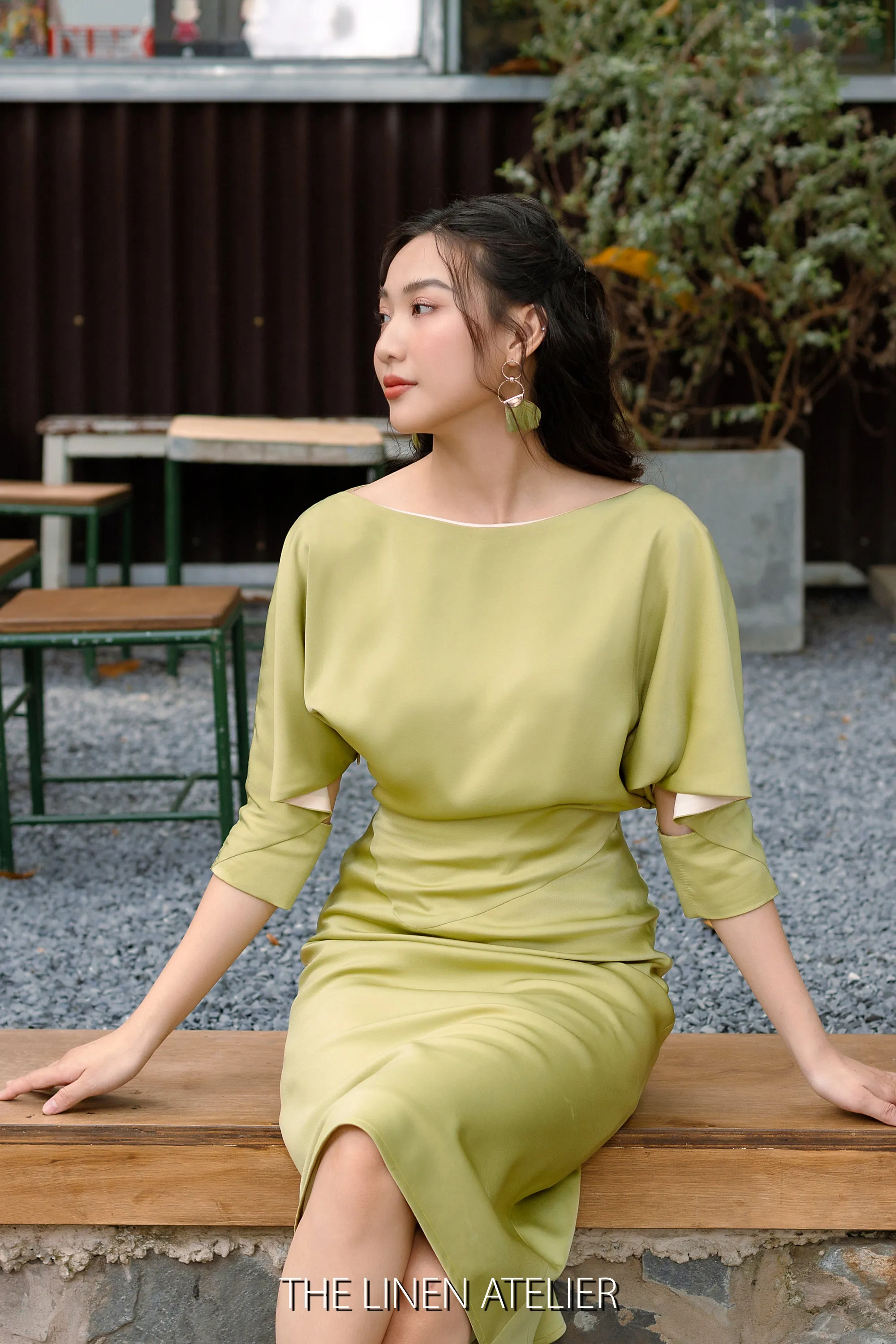 JOYCE Batwing And Cut-out Sleeves Pencil Dress